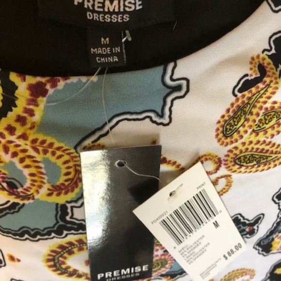 Women's dress - Picture 3 of 4